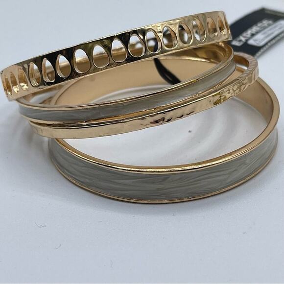 NWT Express Gold Tone Ivory Bangle 4 Piece Bracelet Set - Picture 2 of 3